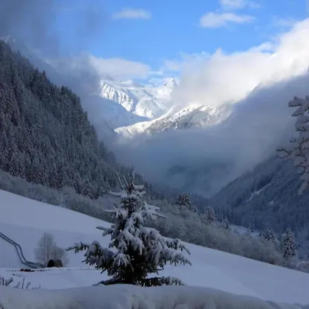 In Stubaital Near Lift, Cleaning Included Appartement *