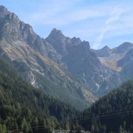 In Stubaital Near Lift, Cleaning Included Appartement *