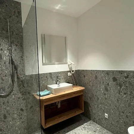 Amazing With Private Garden, Cleaning Included Apartment *